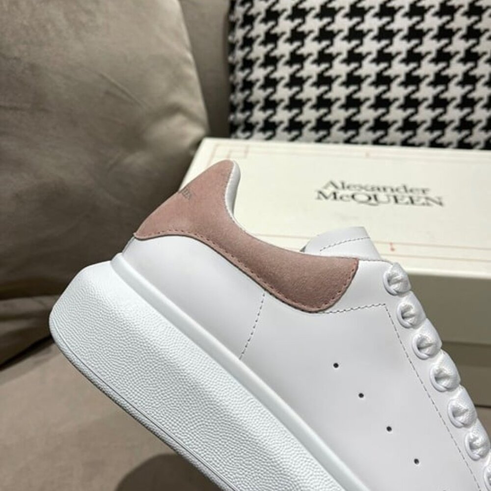 Women's sneakers - Picture 9 of 9